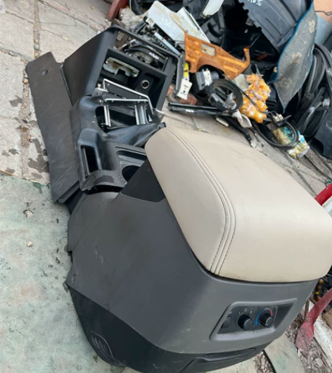 三菱V73扶手箱，帕杰罗扶手箱，换挡面板，...