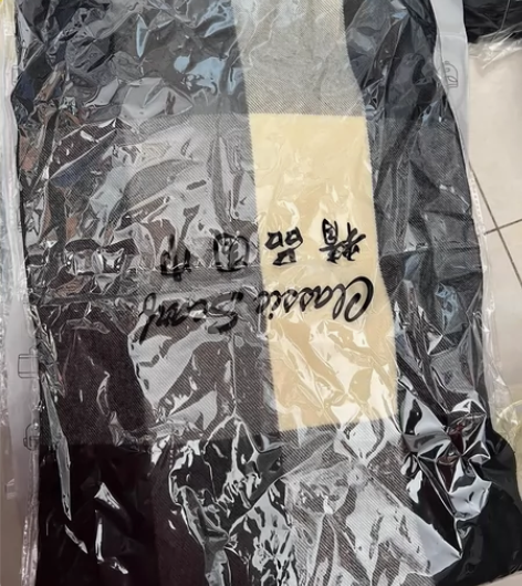 全新围巾两条，35包邮 感兴趣的话点“我想...