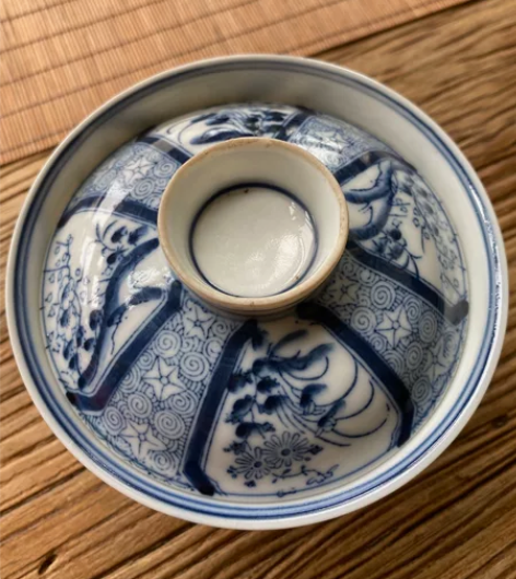 老青花盖碗，高6厘米，宽11厘米，一个完美...