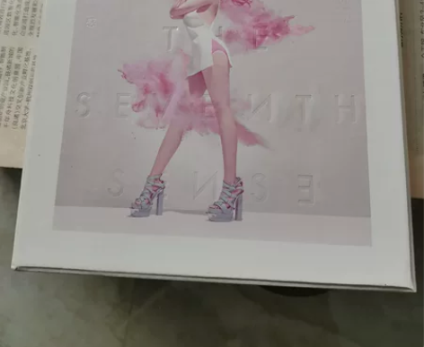 张靓颖唱片CD，盒装纪念版本，里面有两张粉...