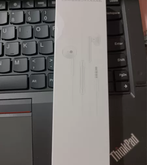 荣耀半入耳式耳机，全新未拆封正品，闲置物品...
