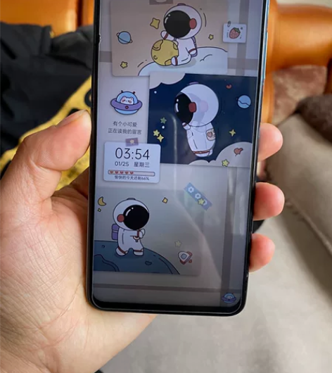 红米手机只有后壳碎 感兴趣的话点“我想要”...