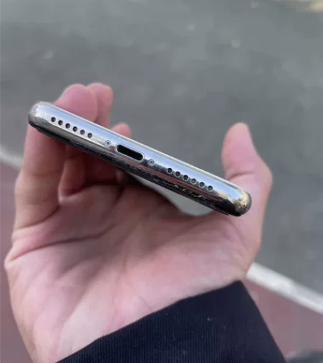 出自用iphonex 64  银色（更换过...