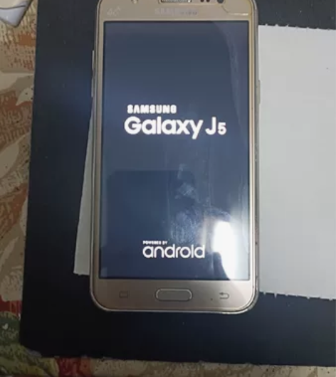 三星j5008 开机屏好