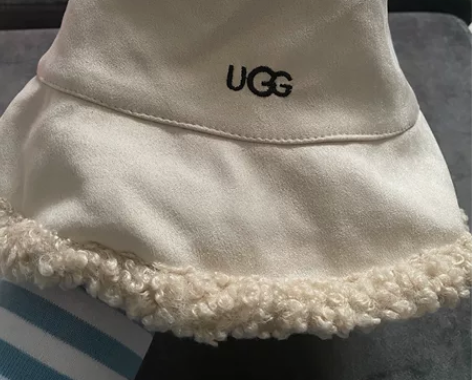 UGG羊羔毛渔夫帽双面戴  还有几个拍下备...