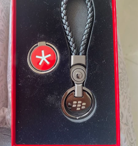 黑莓手机会员尊享礼盒 指环扣和钥匙扣 没用...