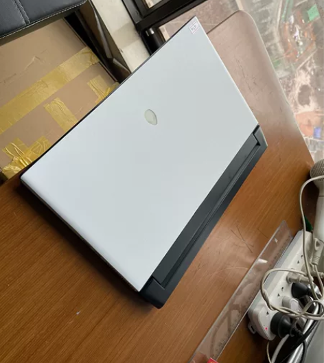 外星人M15R2游戏本 白色，电竞高刷24...