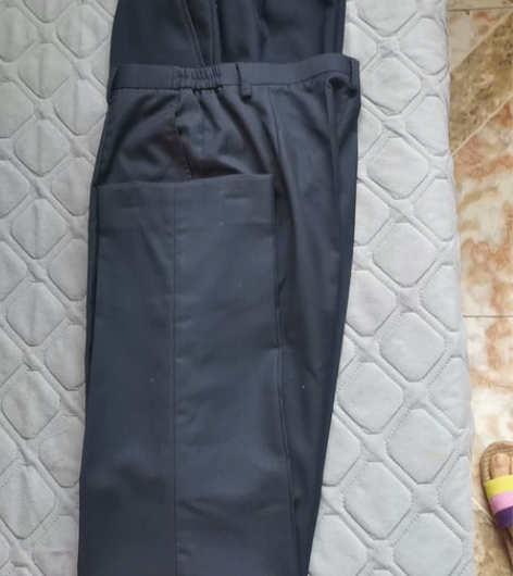 2条新西裤，职业装裤子55包邮，110斤左...