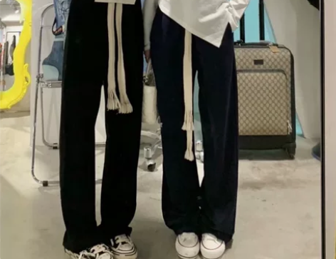 加绒黑色运动抽绳阔腿裤子女秋拖地裤垂感直筒...