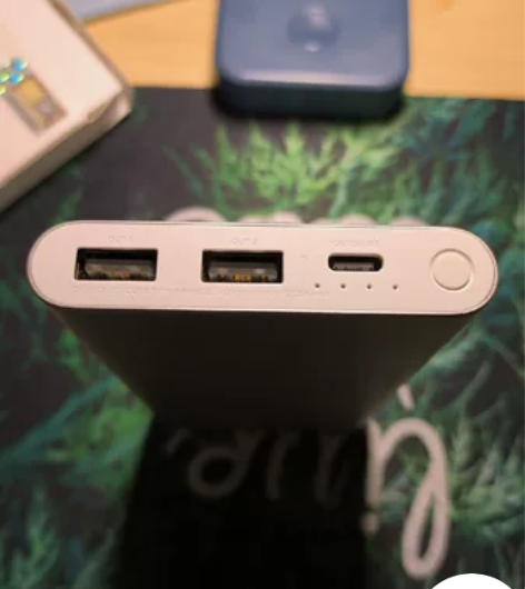 全新仅拆封，试用过一次，可保修。小米快充充...