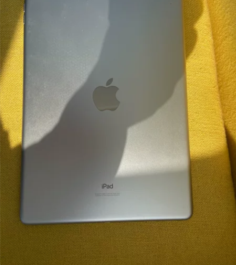 iPad7代2019款,无拆无修,屏幕完美...