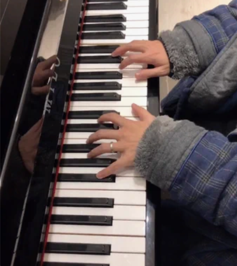 自用钢琴，搬家了，低价卖。 自提，不议价。...