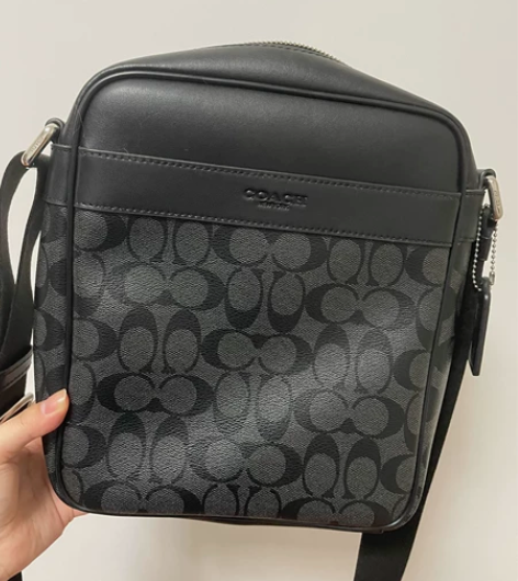 男士单肩包 男士挎包 男士背包 99新 轻...