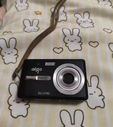 爱国者dc-v760 700万像素，3倍变...