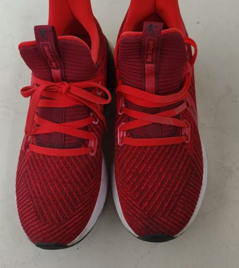 乔丹跑鞋39码 售出不退哦 感兴趣的话点“...