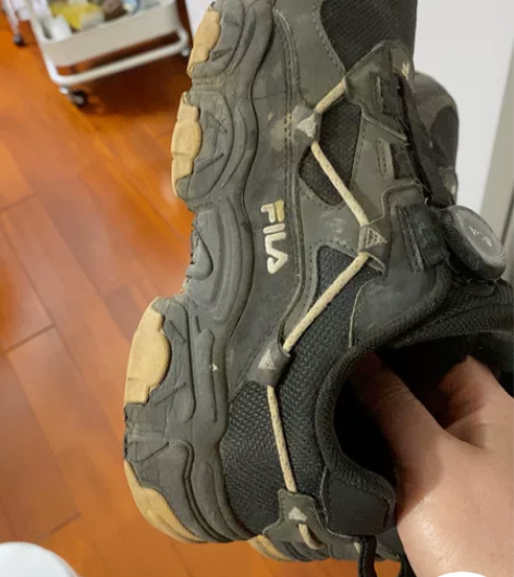 fila童鞋两双，都是37码，两双一起10...