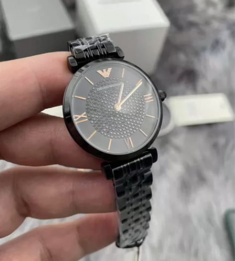 个人转卖闲置全新 阿玛尼满天星手表女型号是...