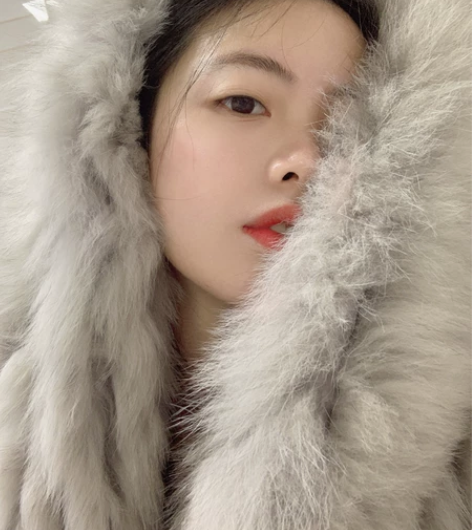 专门开车去重庆买手店一件一件去挑选的设计款...