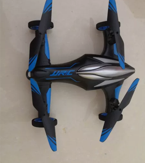 儿童无人机，路空双模型号和品牌在末尾，带3...