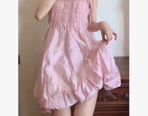 粉色花苞裙 借没烦恼，个人感觉和没烦恼的花...