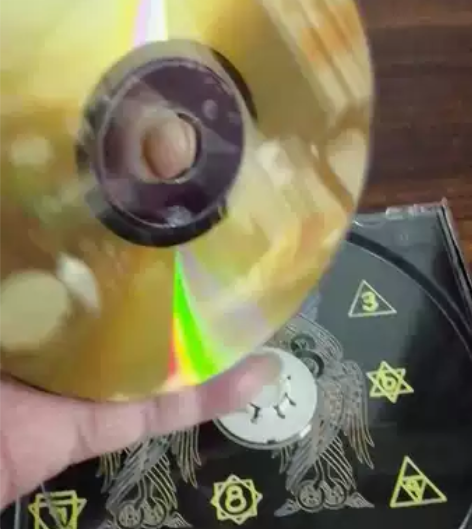 十几年前购入现在闲置，新世纪之音CD，英格...