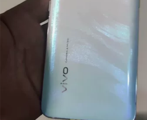 vivoX27全网通手机 机器换过屏幕，无...