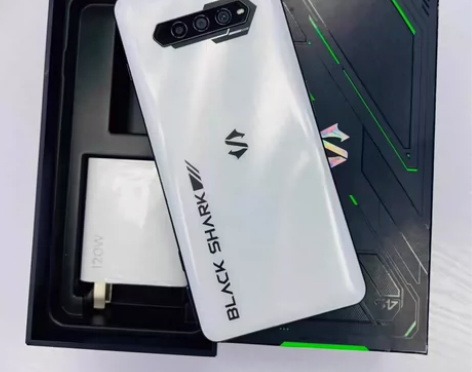 99新 黑鲨4S 12+256G 国行正...