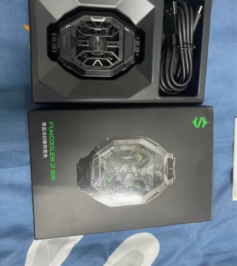 黑鲨2pro手机散热器几乎全新，配件齐全，...