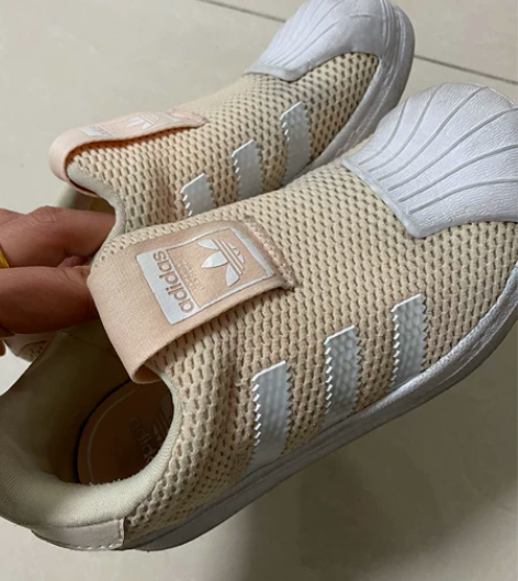 阿迪三叶草 正品，新旧如图，没有刷洗过[偷...