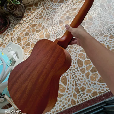 尤克里里基本全新，70出。坦洲中澳世纪城自...