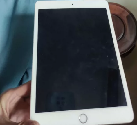 iPad mini3 64G 可以开机，屏...