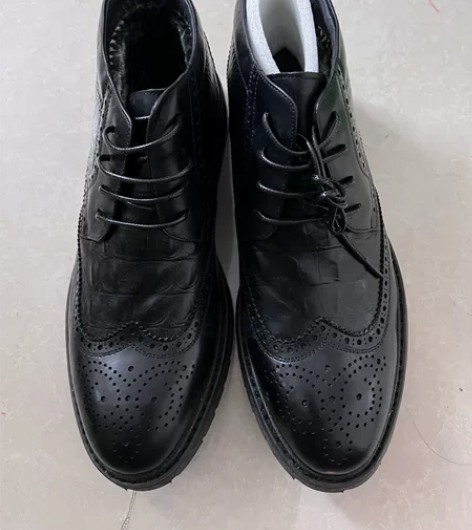 真皮，中帮鳄鱼纹布洛克，内带绒毛 仅试穿、...