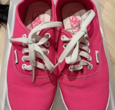 正品vans，买了这个颜色不好搭衣服也不好...