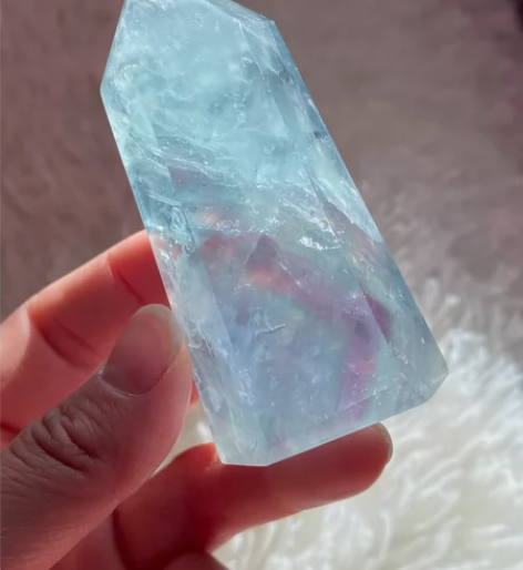 天然青紫彩虹萤石柱 尺寸:80×34mm ...