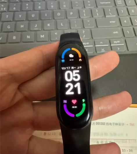 MIUI/小米 小米手环6 22年年初购入...