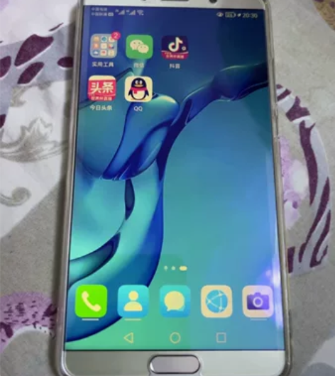 华为mate10精品机甩卖，成色9.9几乎...