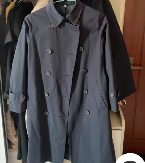 无印良品双排扣 藏蓝色风衣 m码 商场购入...