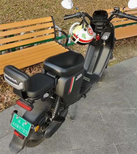 新大洲本田S070黑色特别版 去年购买 电...