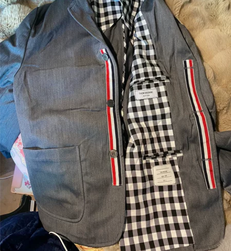tb西装99新 不是正品 感兴趣的话点“我...