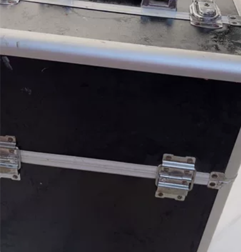 工具箱里面挺深的有需要联系低价出 感兴趣的...