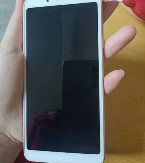 小米红米6a，好几年前买的自用机子，无拆修...