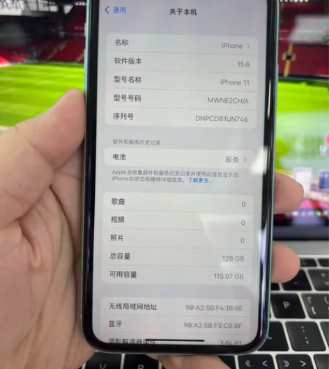 二手苹果11 128 G绿色，成色完 美整...