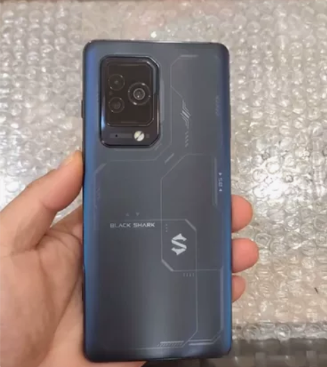 黑鲨5Pro陨石黑16+512骁龙新一代8...