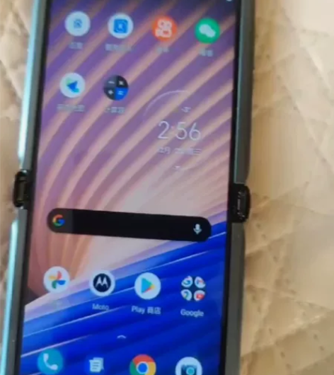 摩托罗拉Razr 2020 经典刀锋翻盖二...