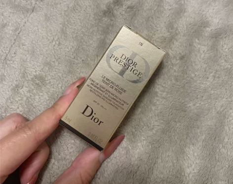 全新Dior花蜜粉底包邮 感兴趣的话点“我...