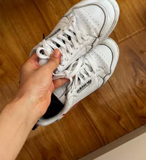 阿迪女鞋皮二手39尺码 感兴趣的话点“我想...