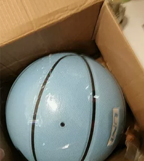 优质uni联名7号篮球,全新未拆封,PU材...