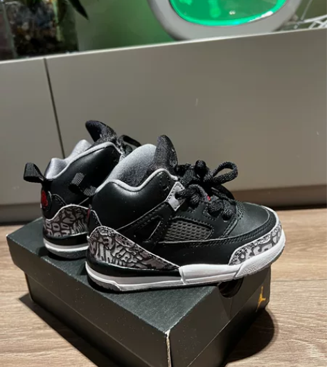 Jordan乔丹男童篮球鞋 全新 朋友送...