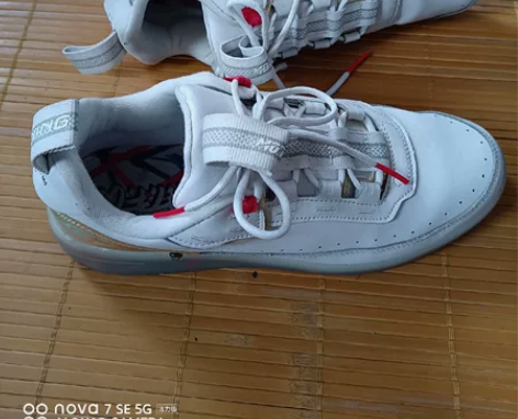 43码     正品李宁运动鞋    实物...