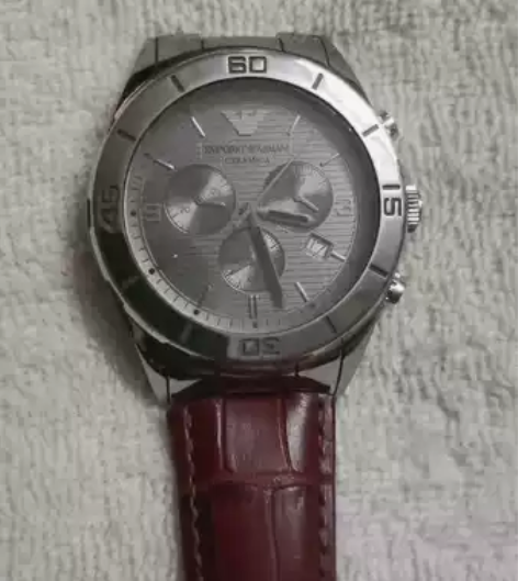 阿玛尼手表 如图，好成色，走时正常，低价出...